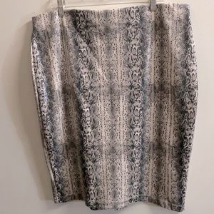 Express Plus Size Snake Skin Print Pencil Skirt Back Slit